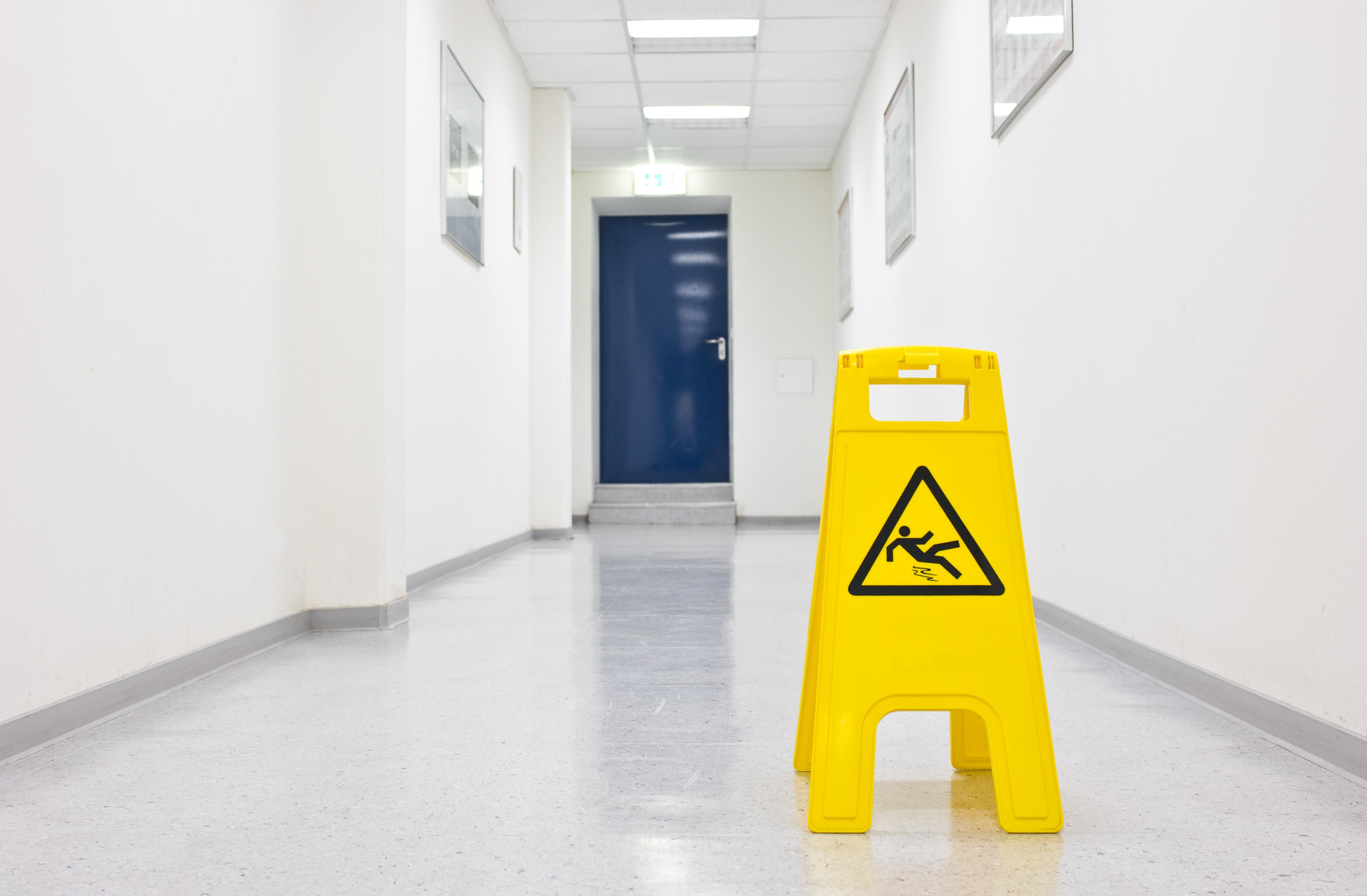 04 - Lancaster Safety - Toolbox Talk - Slips, Trips, Falls